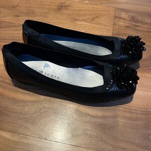 Size 7 women’s black sequin flats